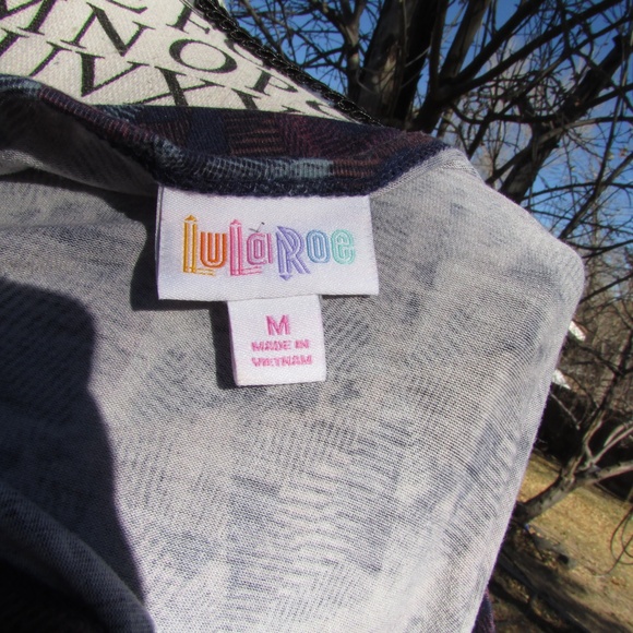 LuLaRoe Comfy 1/2 Sleeve XL Top - Picture 2 of 5